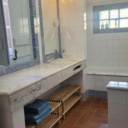 House Of Alojamento de Acomodação e Pequeno-almoço 4*